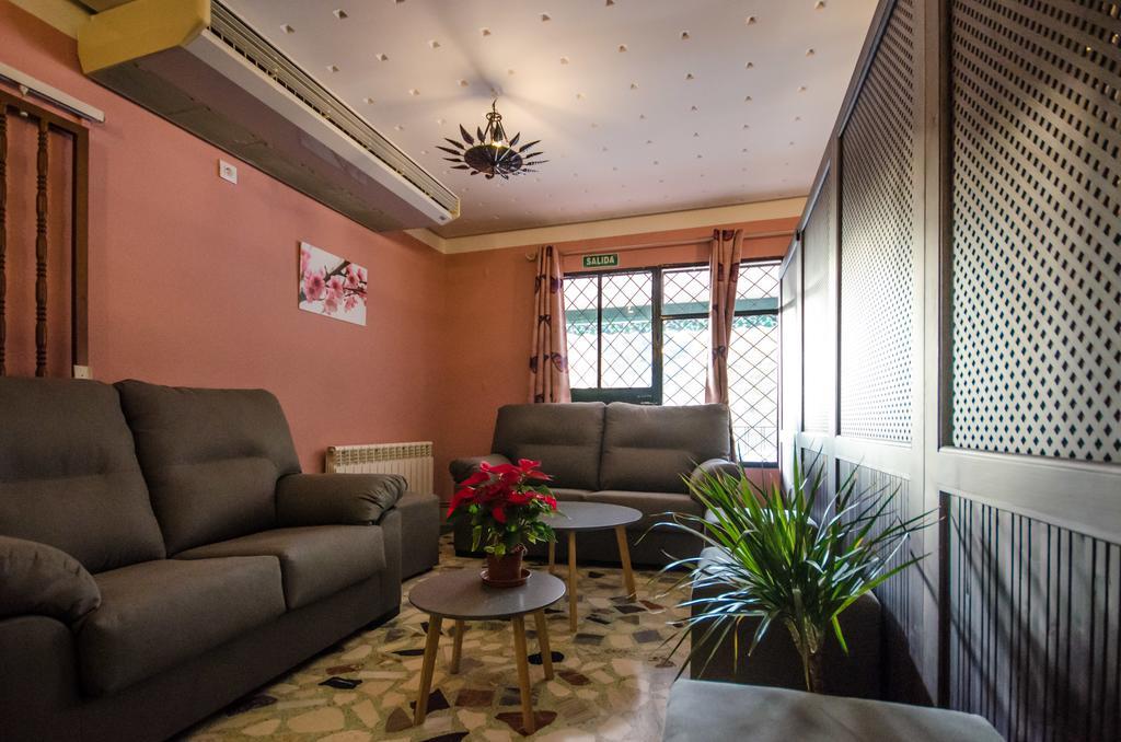 Hostal La Pastora Candeleda Exterior photo