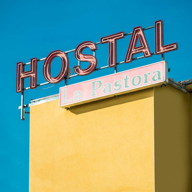 Hostal La Pastora Candeleda Exterior photo